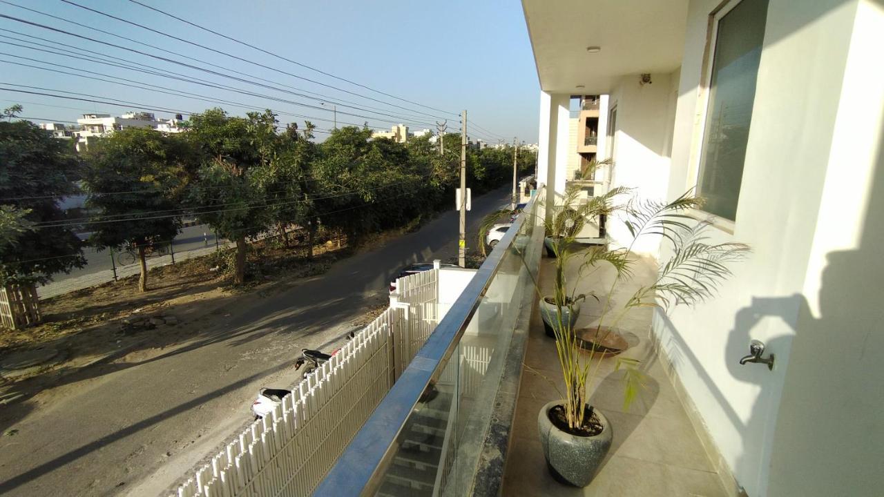 Saltstayz Sector 52 - Ardee City Mall Gurgaon Eksteriør billede